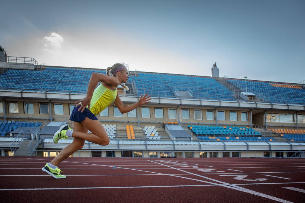 篮球——NBA常规赛：雄鹿胜国王