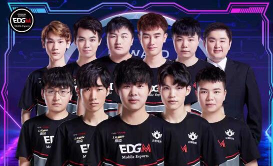 崭露头角 崭露头角